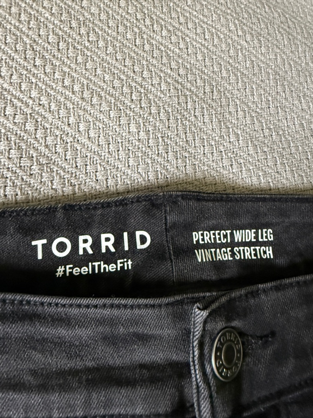 Torrid Perfect Wide Leg Black Sateen Stretch Mid Rise Women's Pants Size 22R - Picture 2 of 11